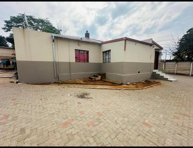 12 BEDROOM HOUSE FOR SALE IN PRIMROSE